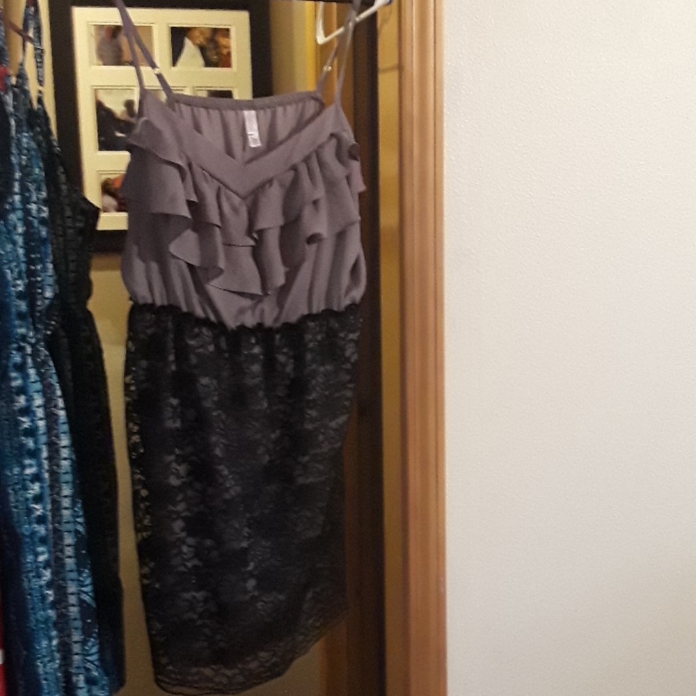 Dress - Picture 4 of 4